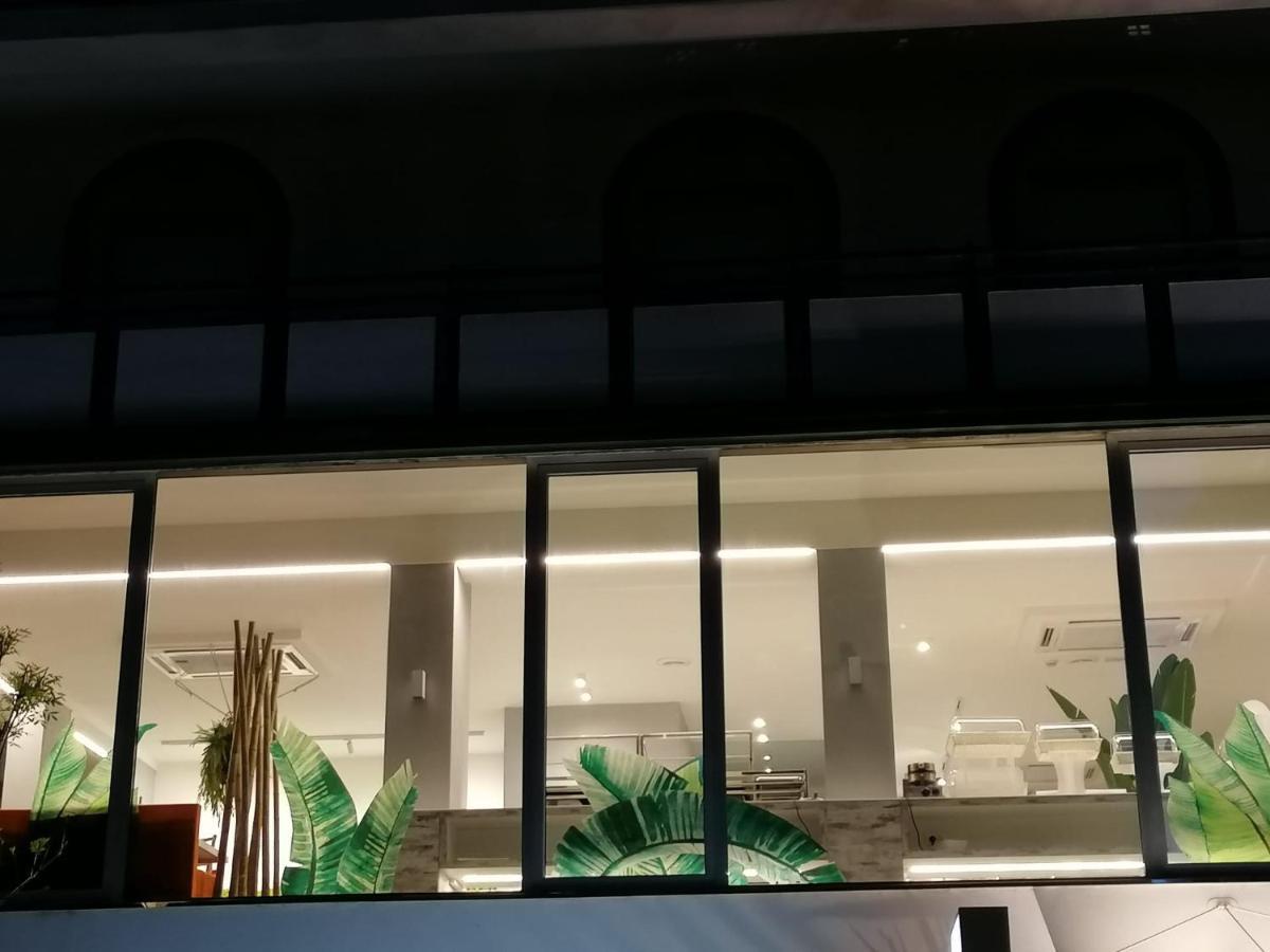 Design Hotel Astra B&B Misano Adriatico Eksteriør bilde